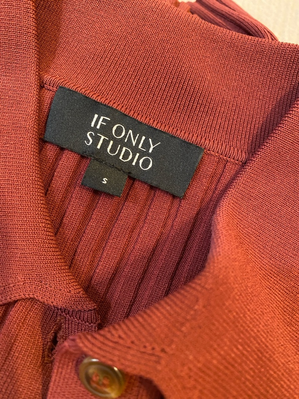 IF ONLY STUDIO  Burgundy Ribbed Button-Down Polo SWEATER. Size S - Picture 3 of 7